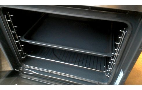 FOUR ELECTRIQUE ENCASTRABLE AEG