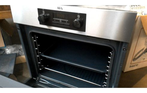 FOUR ELECTRIQUE ENCASTRABLE AEG