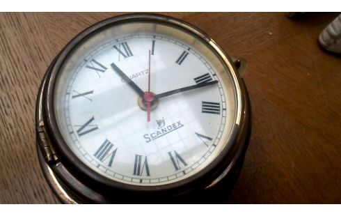 KLOK MUURMODEL SCANDEX QUARTZ MESSING