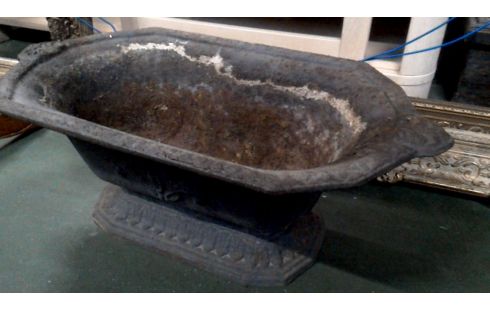 BLUMENKASTEN GUSSEISEN