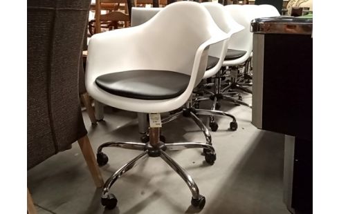 FAUTEUIL DE BUREAU COQUE BLANCHE SUR ROULETTES