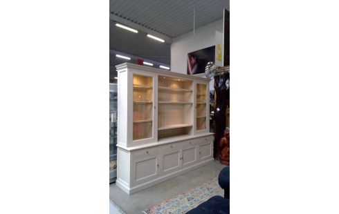 BUFFETKAST MET VERLICHTING