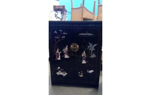 SCHRANK CHINESISCH MIT