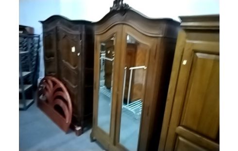 ARMOIRE STYLE ROCAILLE + CLEF