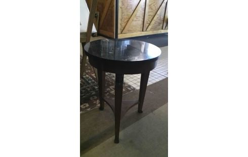 BANCO. SOBRE MÁRMOL