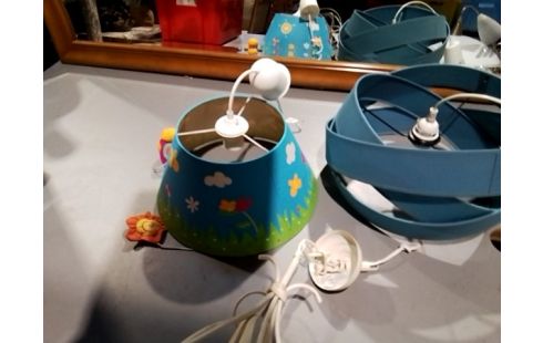 SUSPENSION ENFANT AVEC PELUCHE