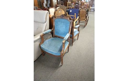 FAUTEUIL STYLE LOUIS XVI