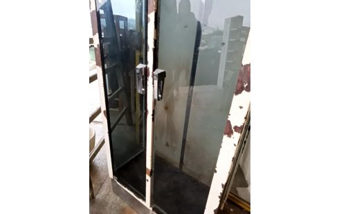 VITRINE VINTAGE DE MÉDECIN