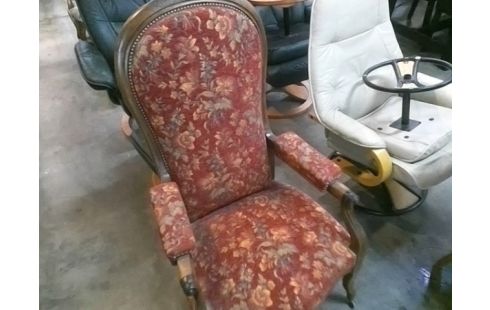 FAUTEUIL VOLTAIRE EN NOYER ET TISSUS