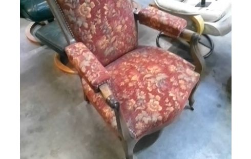 FAUTEUIL VOLTAIRE EN NOYER ET TISSUS