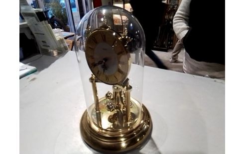 PENDULE SOUS VERRE KUNDO