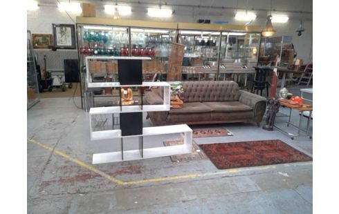 ETAGERE DESIGN BLACK AND WHITE