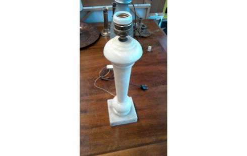 STAANDE LAMP 1 MARMER WIT