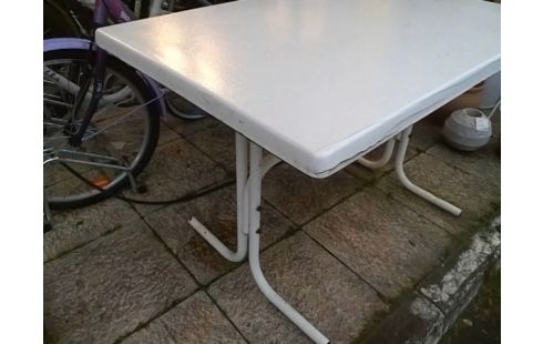 TABLE DE JARDIN