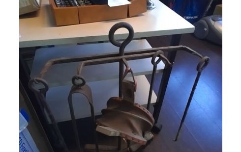 SERVITEUR DE CHEMINEE .