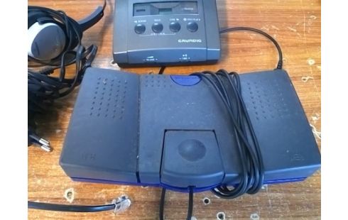 DICTAPHONE GRUNDIG AVEC PEDALE ET CASQUE (SANS BOITE)