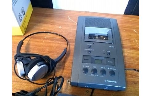 DICTAPHONE GRUNDIG AVEC PEDALE ET CASQUE (SANS BOITE)