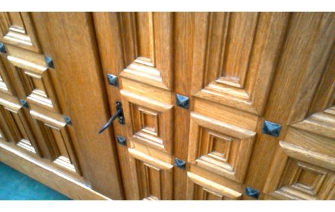 APARADOR BAJO RÚSTICO MACIZO ROBLE 4 PUERTAS