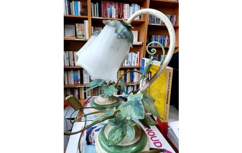 LAMPE FLEURS VERTES ET BLANCHES