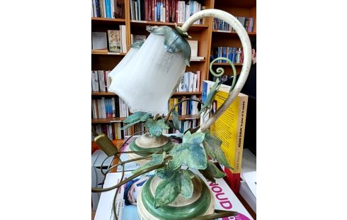 LAMPE FLEURS VERTES ET BLANCHES