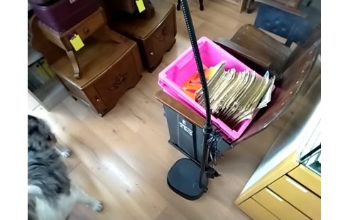 LOUPE LUMINEUSE SUR PIED