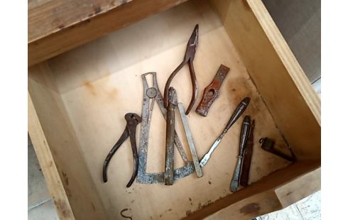 COMPTOIR/ETABLI DE BIJOUTIER