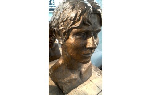 BUSTO MUJER YESO BRONCE COLOR