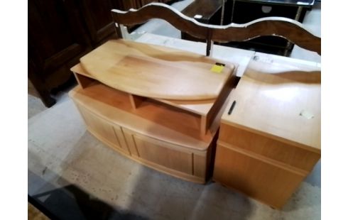 MEUBLE TV EN AULNE PIVOTANT 2N 2P