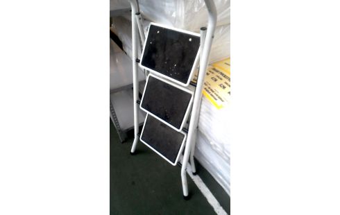 ESCABEAU BLANCHE METAL