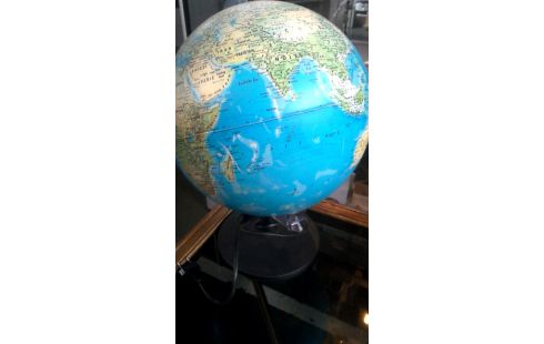 DECO-OBJECT WERELDBOL VERLICHT