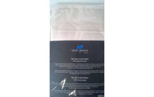 PAK VAN 4 SERVETTEN NICKY VANKETS PPST.