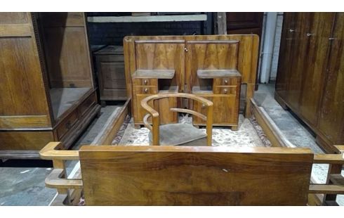 CHAMBRE ART DECO  COIFFEUSE LIT GARDE