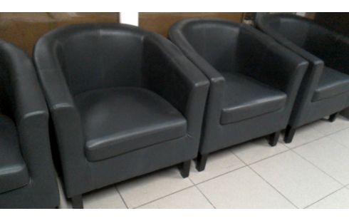 SILLÓN DE CUERO CLUB NEGRA IMITACIÓN CUERO LA UNIDAD