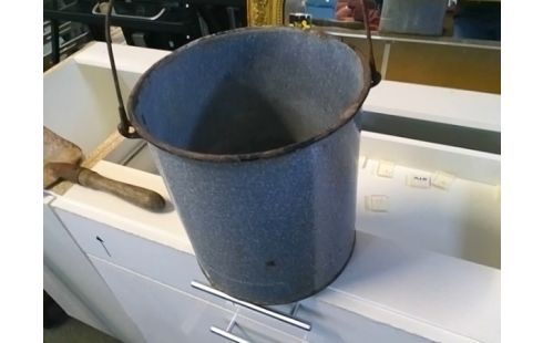 SEAU A CHARBON EMAILLE