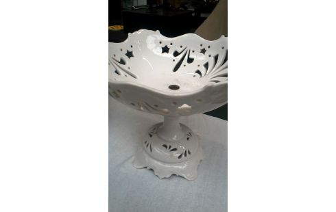 KELCH WEISS PORZELLAN ÜBER FUSS