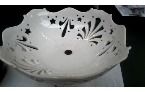 KELCH WEISS PORZELLAN ÜBER FUSS