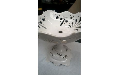 KELCH WEISS PORZELLAN ÜBER FUSS