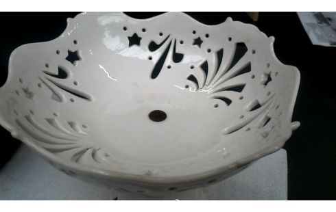 KELCH WEISS PORZELLAN ÜBER FUSS