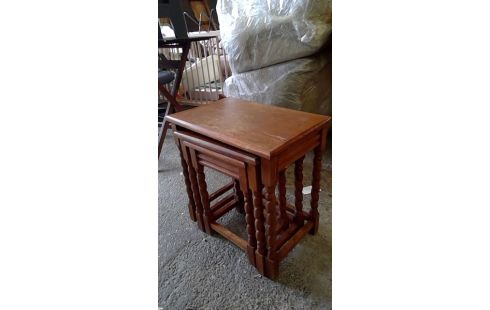 TABLES BASSES GIGOGNES