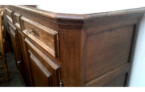 MUEBLE BAJO. ANTIGUO 2 PUERTAS 3 CAJONES