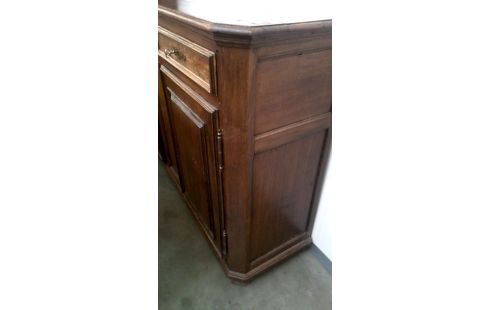 MUEBLE BAJO. ANTIGUO 2 PUERTAS 3 CAJONES