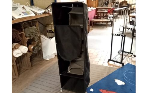 CABINET d'essayage tissu à roulettes