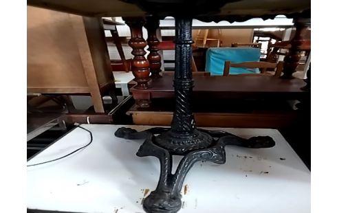 TABLE BISTROT Carrée pied fonte