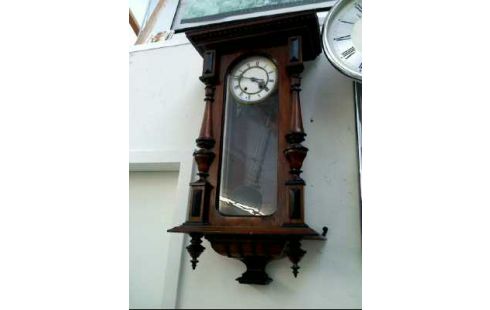 WANDUHR HOLZ VERZIERT ZUM ÜBERHOLEN