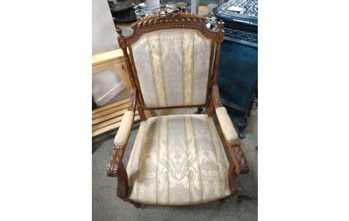 FAUTEUIL STYLE LOUIS XVI