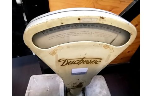 BALANCE Ancienne de boucher Duchesne