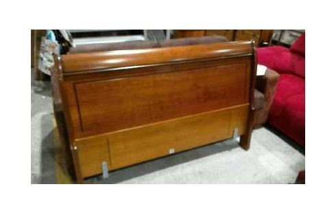 HOOFDEINDE VAN EEN BED WILDE KERSENBOOM