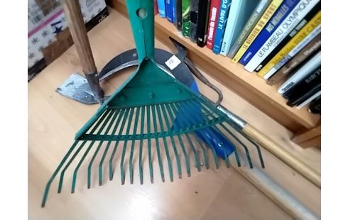 OUTIL DE JARDIN