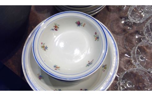 ENSEMBLE A DINER (33  PIECES)