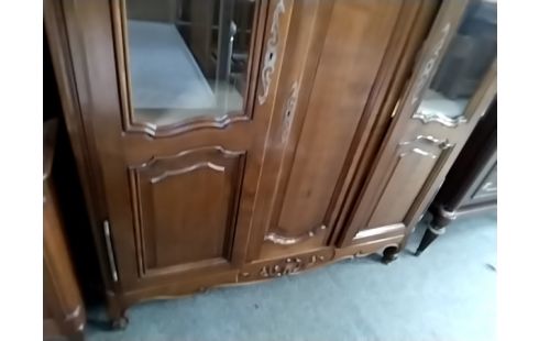 ARMOIRE 3 portes dont 2 vitree style lxv merisier